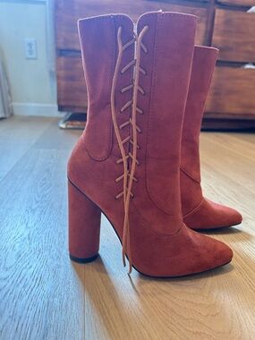 Cape Robbin Rust Suede Lace-Up Block Heel Boots